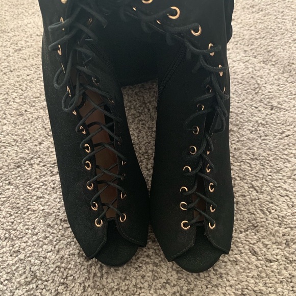 Knee high boots - Picture 2 of 4